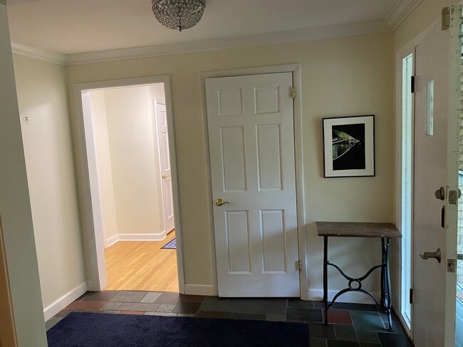 Building Photo - 996 Castlegate Ct