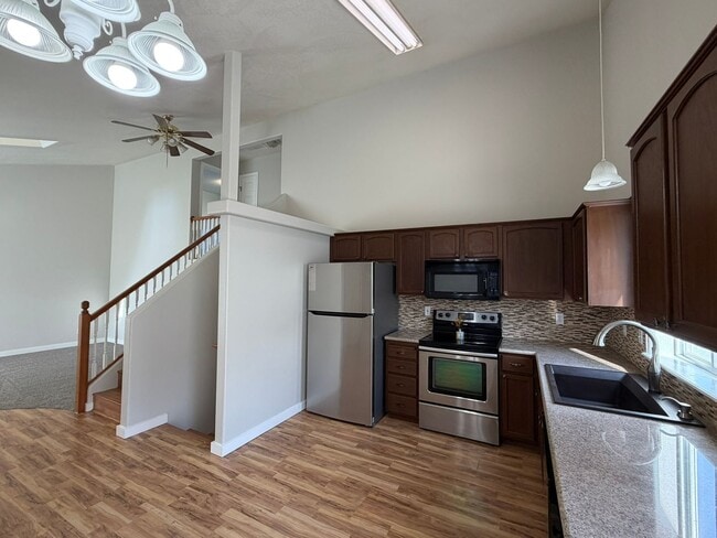 Building Photo - Great 4 bed 2 bath home with RV parking in...