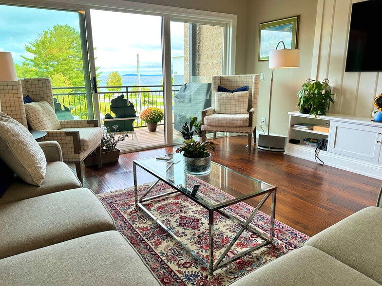 Living Room - 607 Randolph St