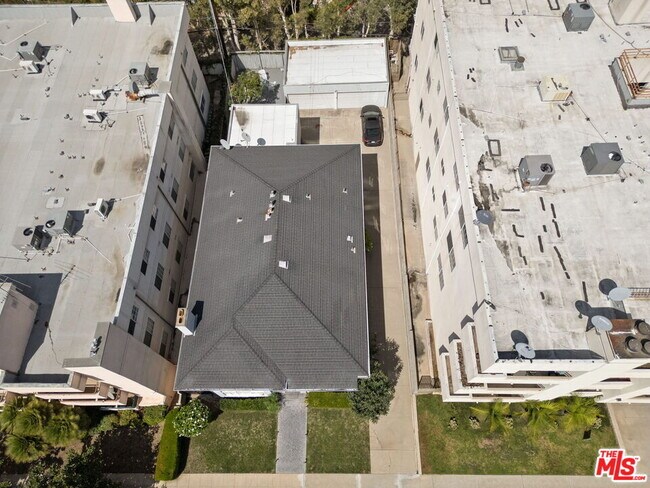 Building Photo - 10481 Ashton Ave