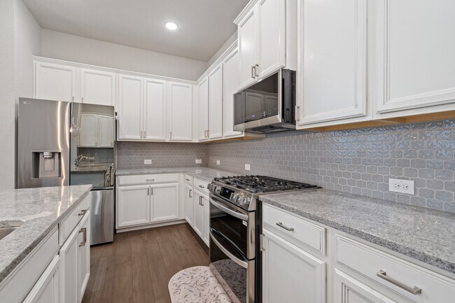 Building Photo - 27022 Brighton Valley Way