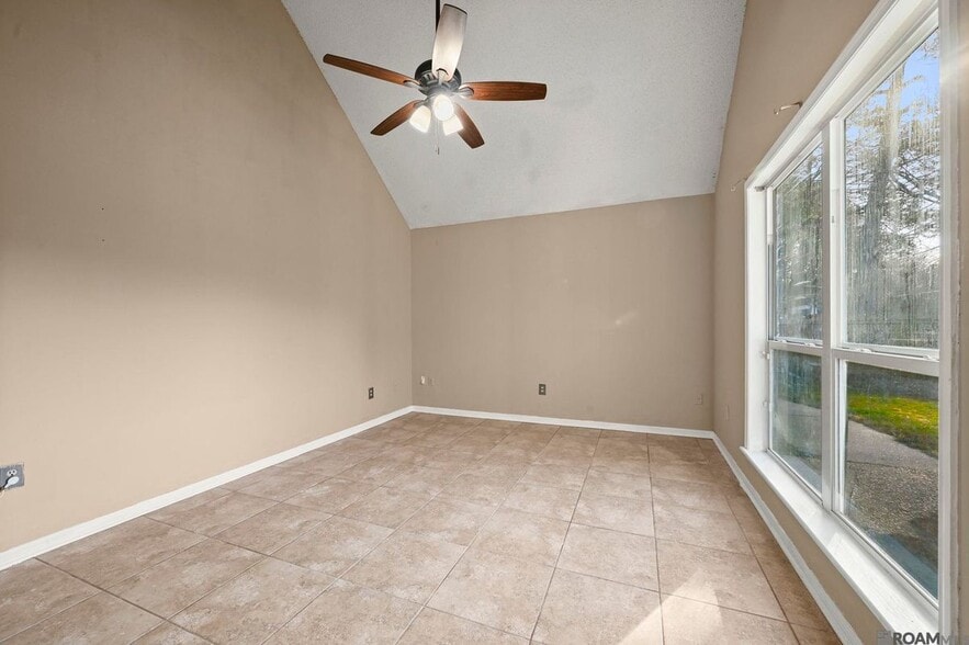 Building Photo - 1412 Sharlo Ave
