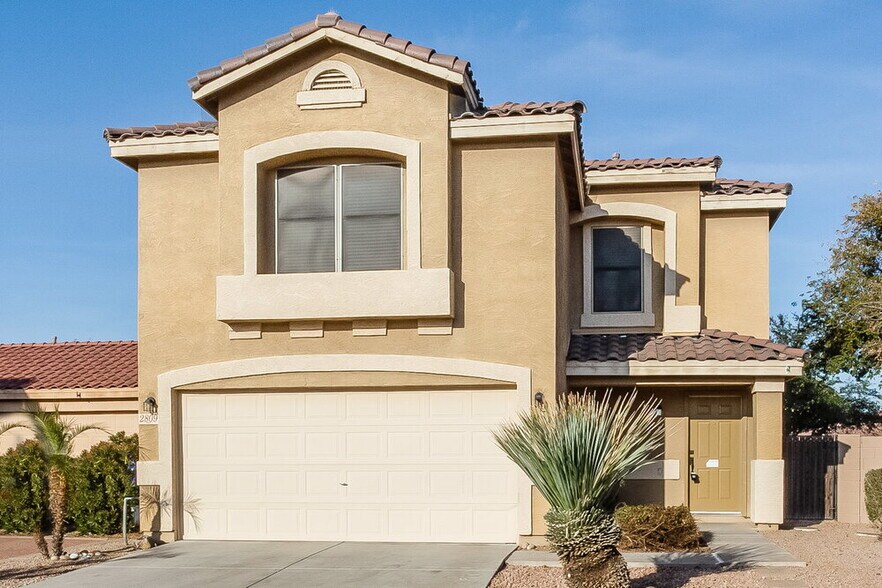 Primary Photo - 2809 E Cherry Hills Dr