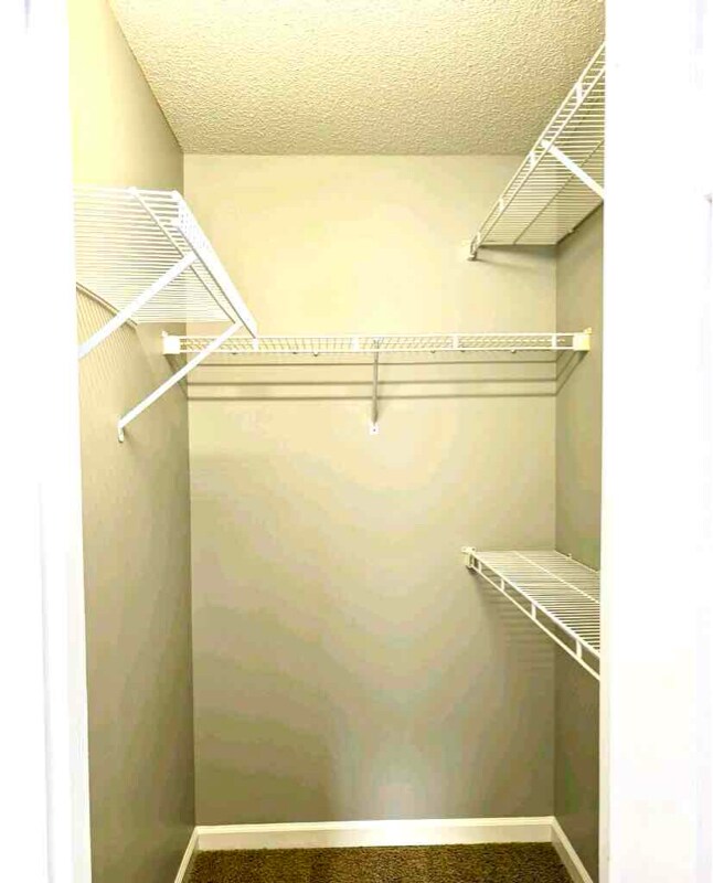 Building Photo - 621 Mill Pond Ct