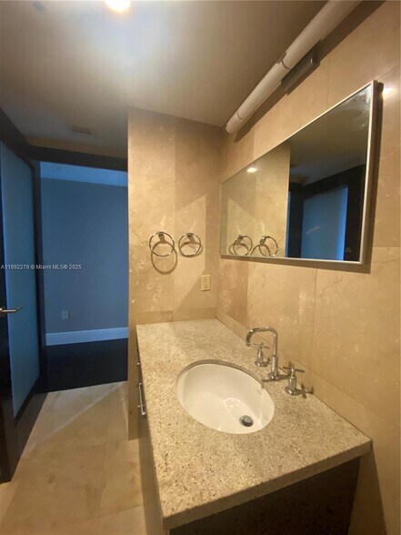 Building Photo - 185 SW 7th St