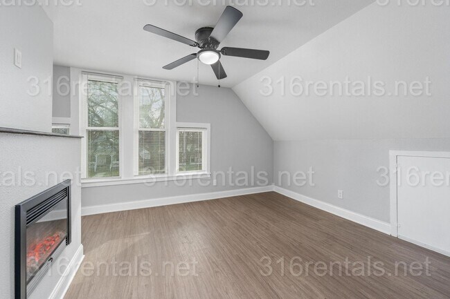 Building Photo - $750 - Studio / 1 bath - Beautiful newly renovated Multi-family home located in Delano