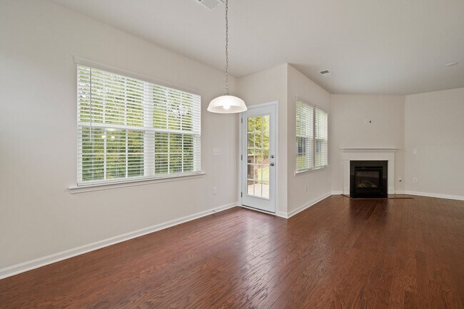 Building Photo - This Almost New Construction home, with 5 bedrooms & 4 baths