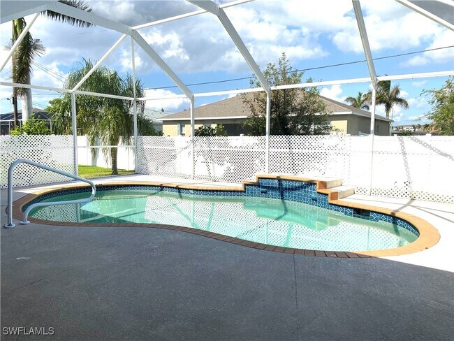 Building Photo - 1733 SW 40th Terrace