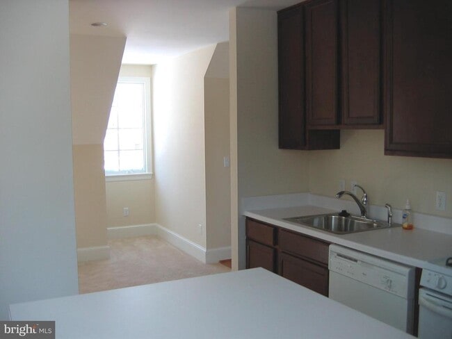 Building Photo - 7805 Accotink Pl