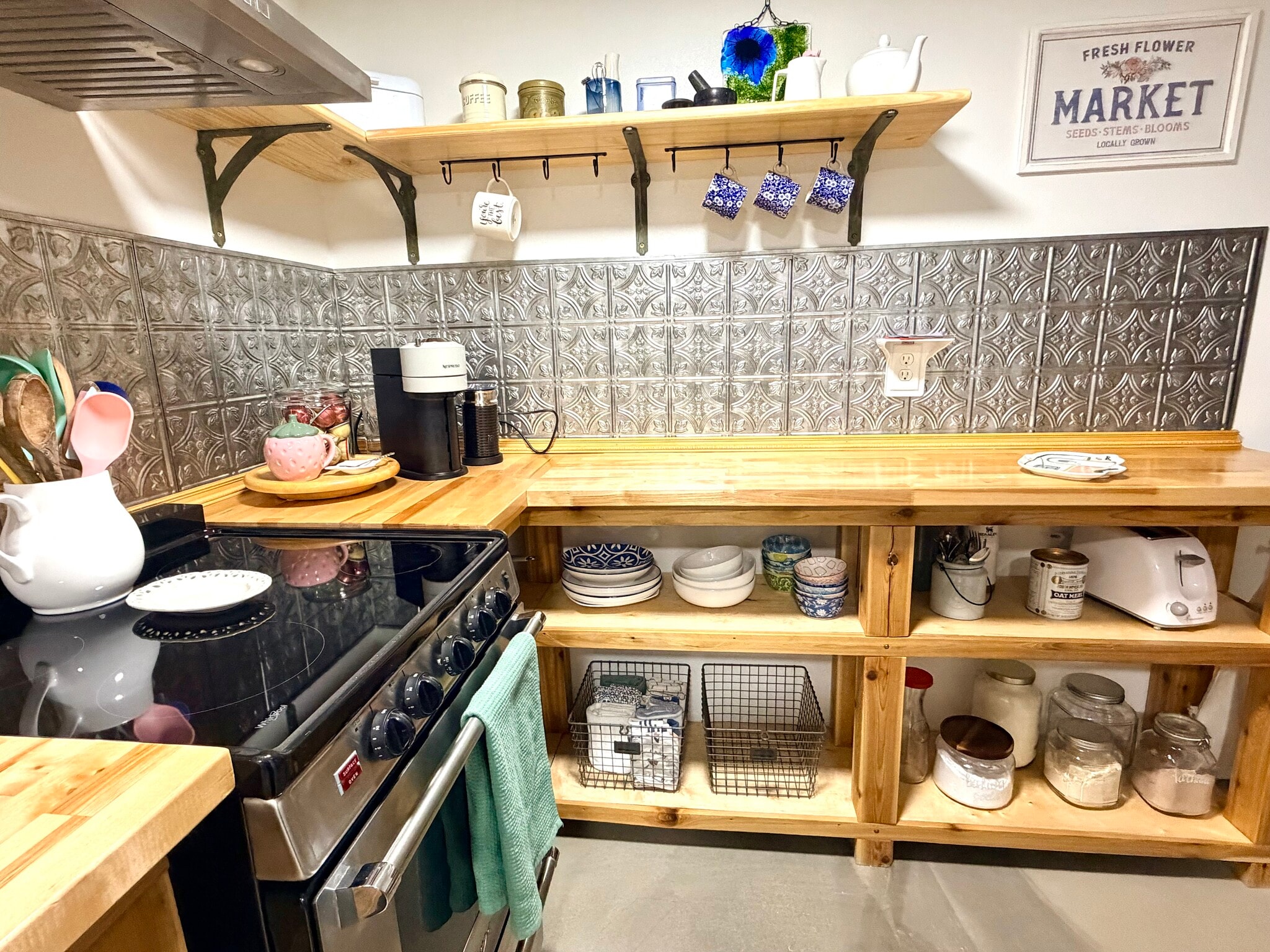 Building Photo - 701 Cedar St