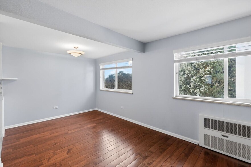 Building Photo - 2262 S Vly Hwy