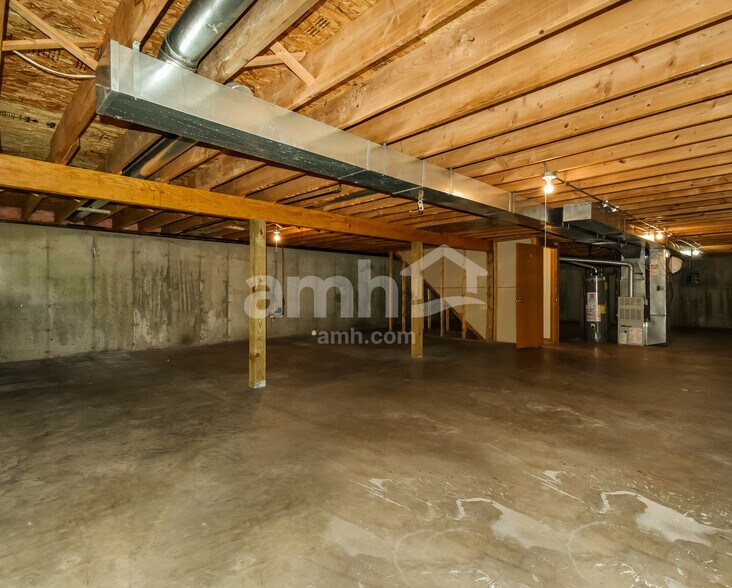 Building Photo - 10996 Meadowsweet Ln