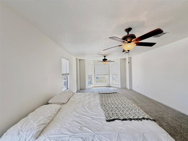 Building Photo - 1407 Deer Ledge Trail