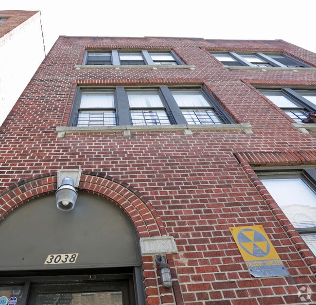 Building Photo - 3038 Wallace Ave