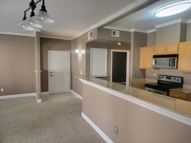 Building Photo - Adorable 2 bedroom 2 bath condo