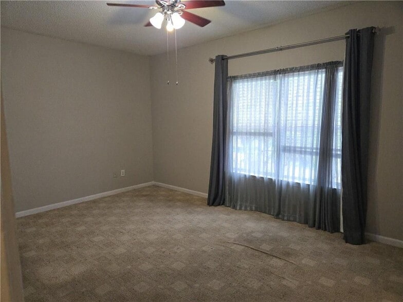 Building Photo - 2581 Laurel Cir NW