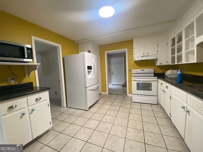 Building Photo - 522 Capri Dr