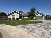 Building Photo - SW Visalia Home Available Now!!