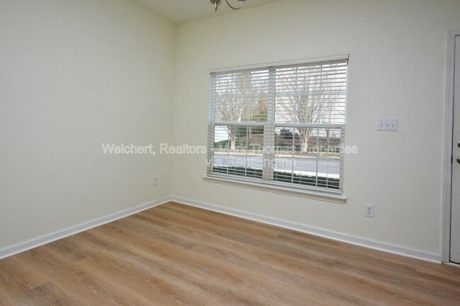 Building Photo - 1326 Holly Grove Way