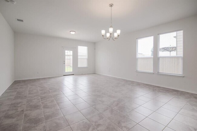 Building Photo - 210 Adeline Dr