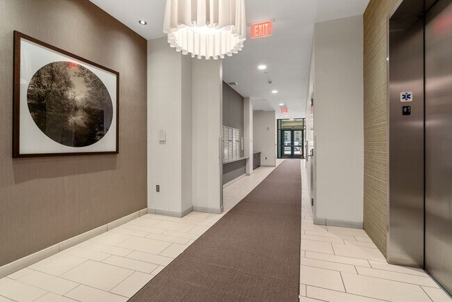 Building Photo - 43 Westland Ave