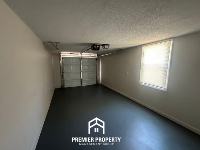 Building Photo - 5218 Fernleaf Ave
