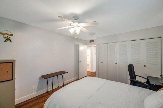 Building Photo - 1801 Bedford Terrace