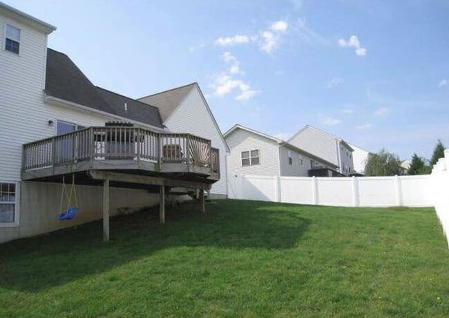 Building Photo - Beautiful 3 Bedroom, 2 Bath Home in Red Lion Schools!