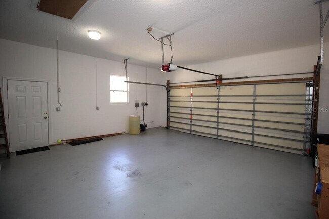 Building Photo - 6 Ellsworth Dr