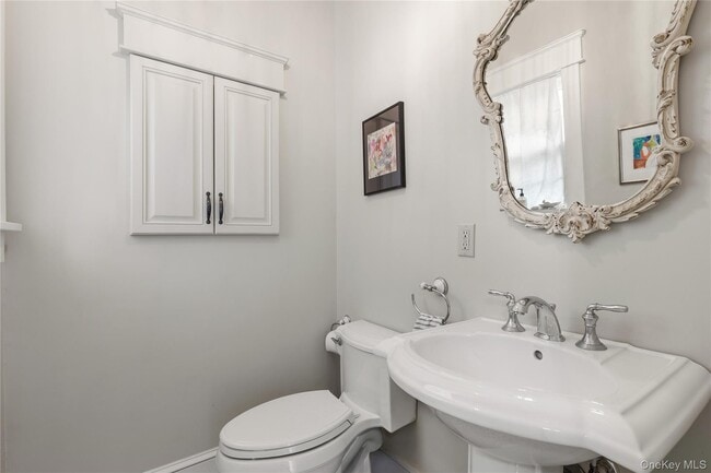 Building Photo - 47 Hillcrest Ave