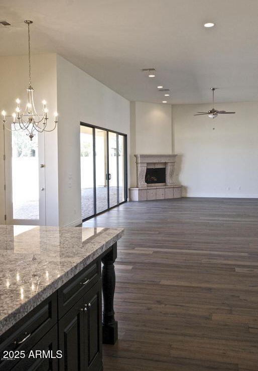 Building Photo - 2836 E Carob Dr