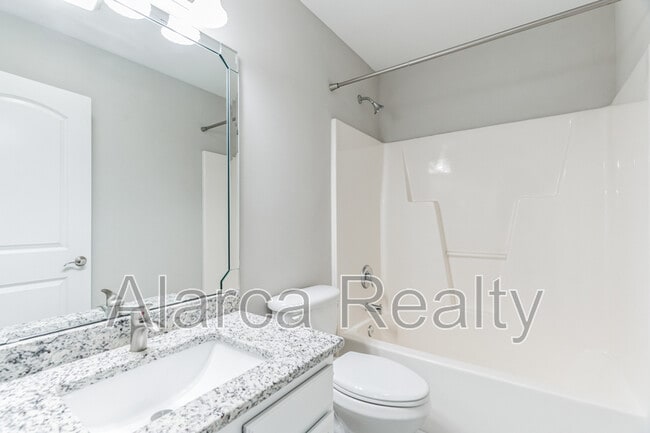 Building Photo - 111 Sherman Oaks Ln