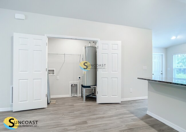 Building Photo - 1145 S Apopka Ave