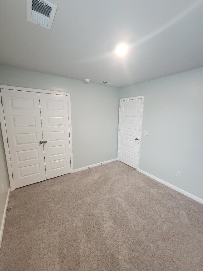 Building Photo - 1556 Swing Bridge Way