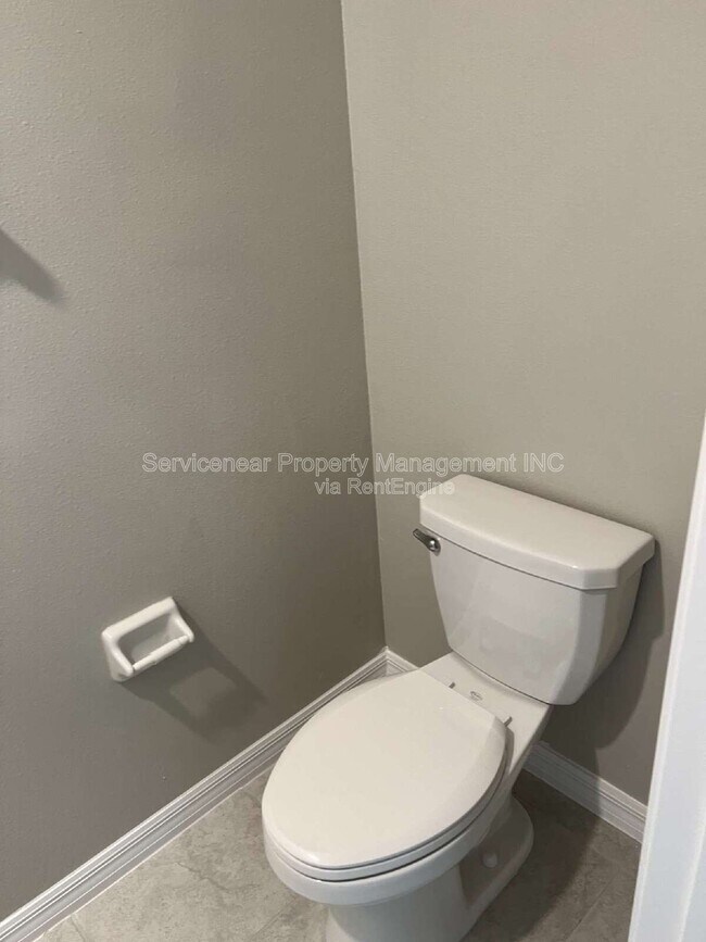 Building Photo - 9625 Pembrooke Pines Dr