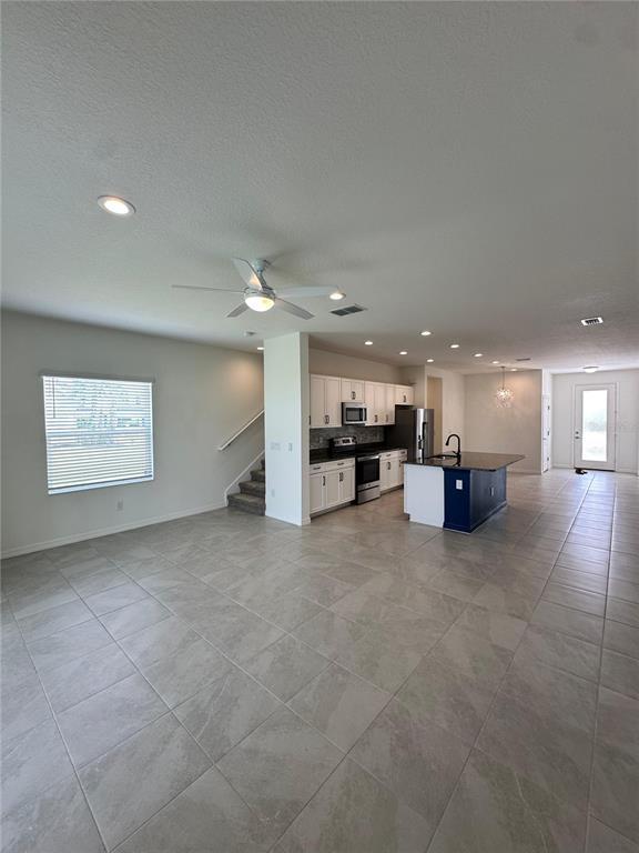 Building Photo - 8590 Canyon Creek Trail