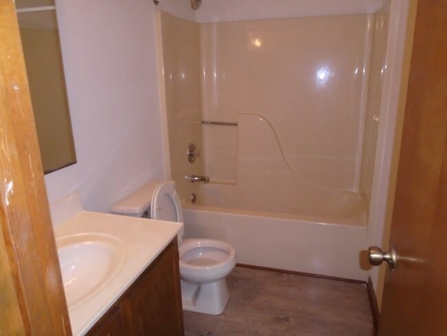 Building Photo - Timberlake  Apartments