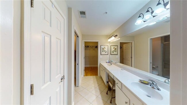 Building Photo - 100 Highlands Ridge Pl SE