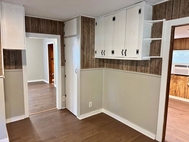 Building Photo - Quiet, 2 Bed 1 Bath Home In Burkburnett