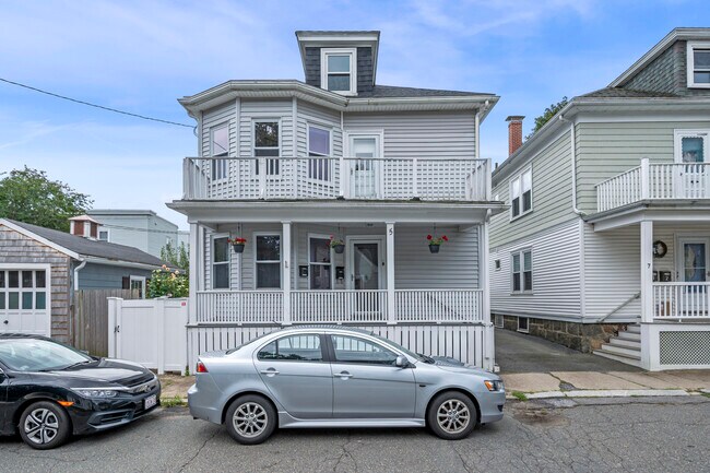 Building Photo - 5 Vale St