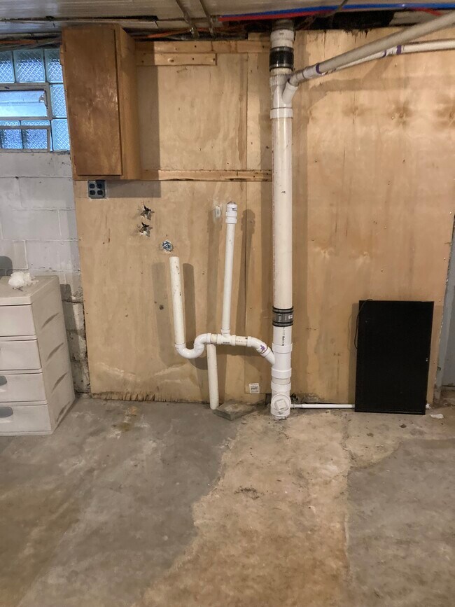 Building Photo - 89 W Walnut St