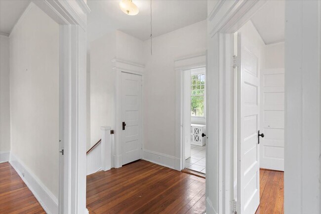 Building Photo - 1808 Bayard Pl