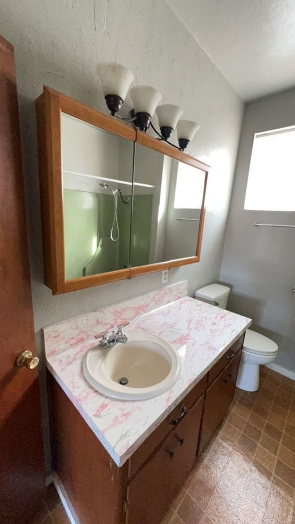 Building Photo - Charming 3-Bedroom Home with Backyard & Patio