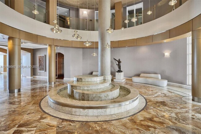 Building Photo - 808 Brickell Key Dr