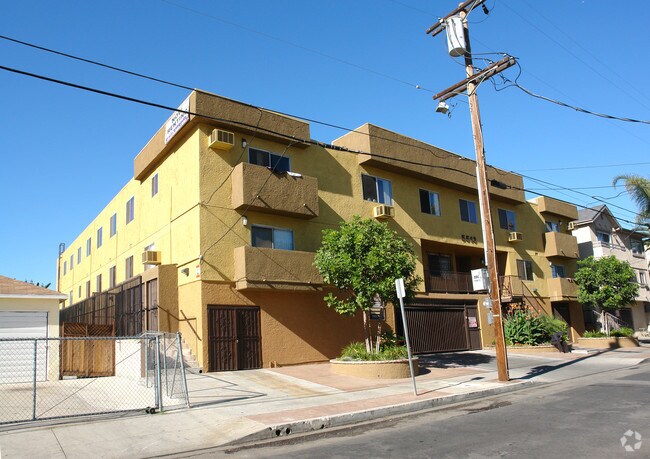Fulcher Square Apartments - NoHo Liv Apartments