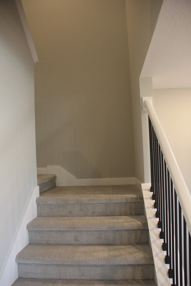Building Photo - PKR Investments LLC(3715SWClaytonDR)