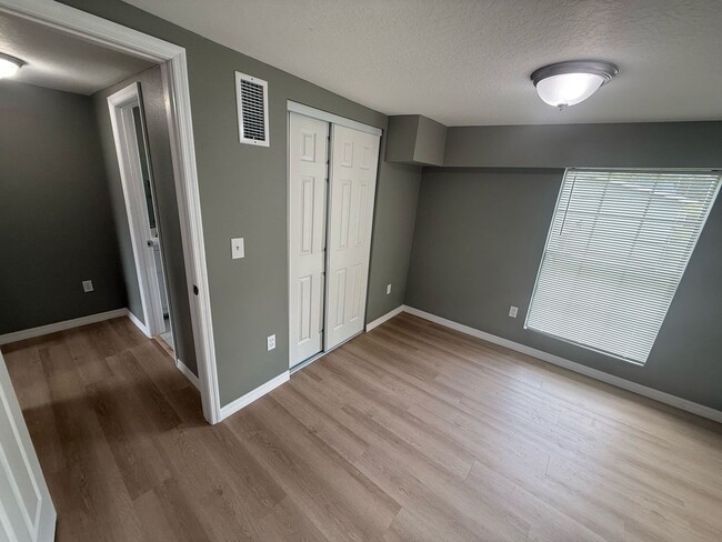 Building Photo - 3/2 Lakeland Available NOW