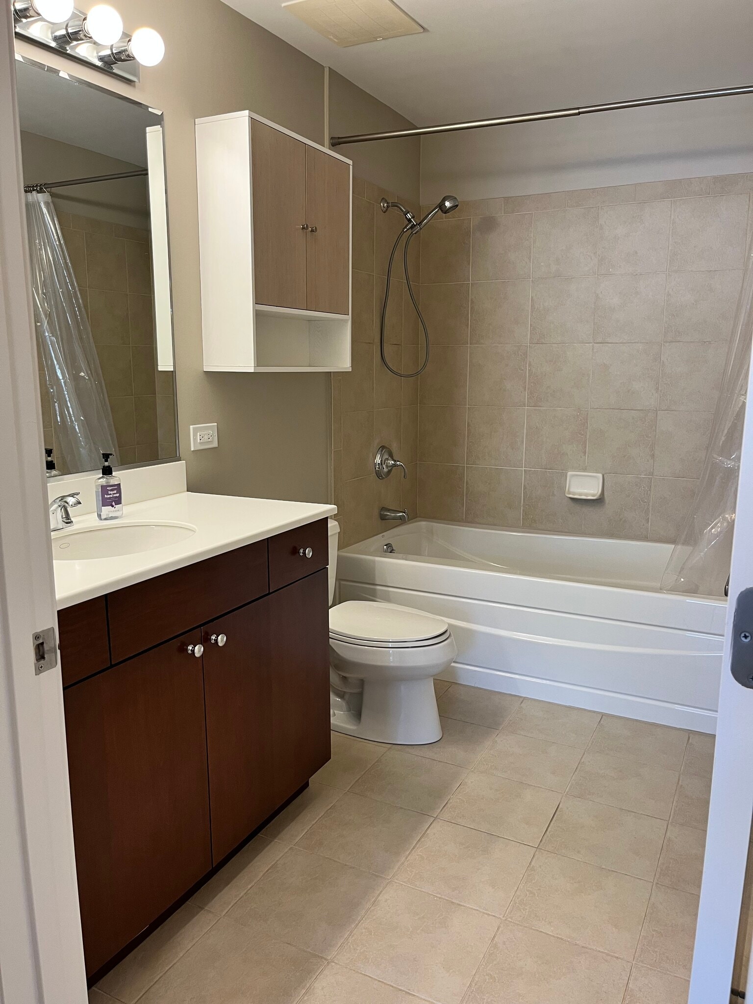 master bath - 170 N Northwest Hwy