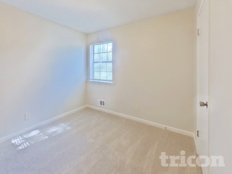 Building Photo - 4807 Alpine Dr SW