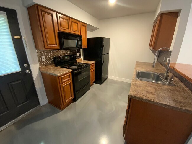 Building Photo - 3569-3571 Prescott Dr